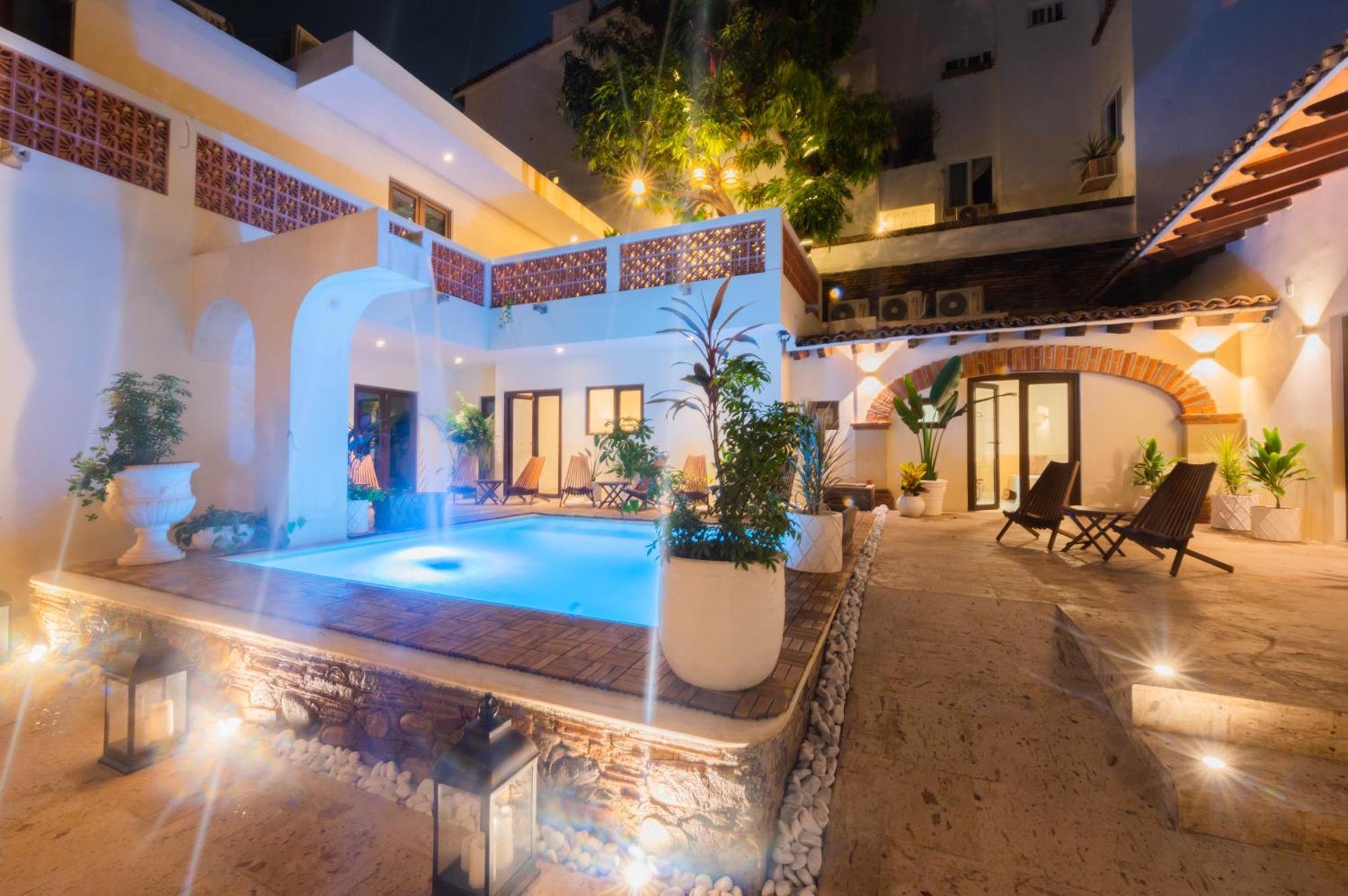 Casa Victoria Malecon - Adults Only Otel Puerto Vallarta Dış mekan fotoğraf