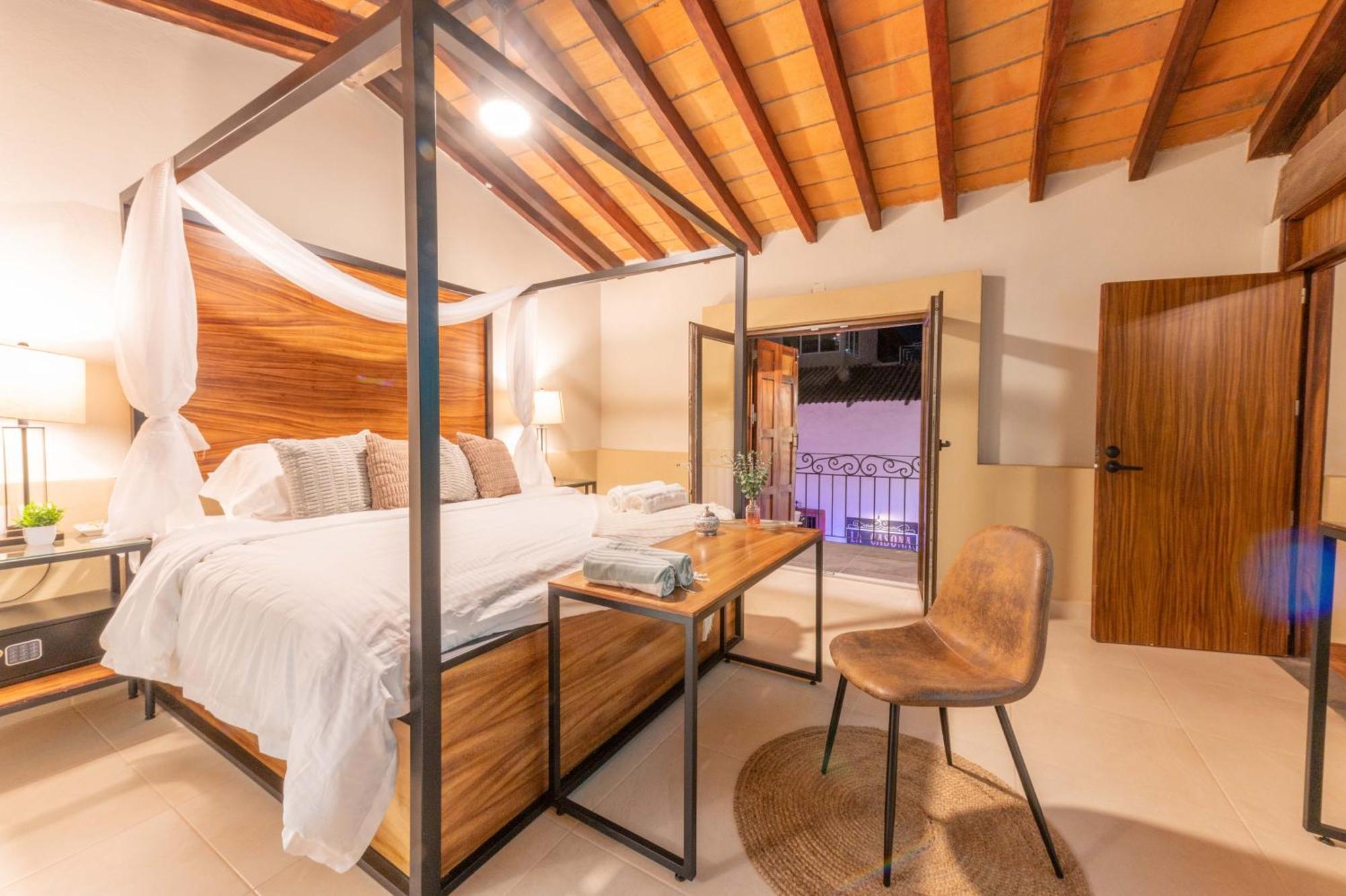 Casa Victoria Malecon - Adults Only Otel Puerto Vallarta Dış mekan fotoğraf
