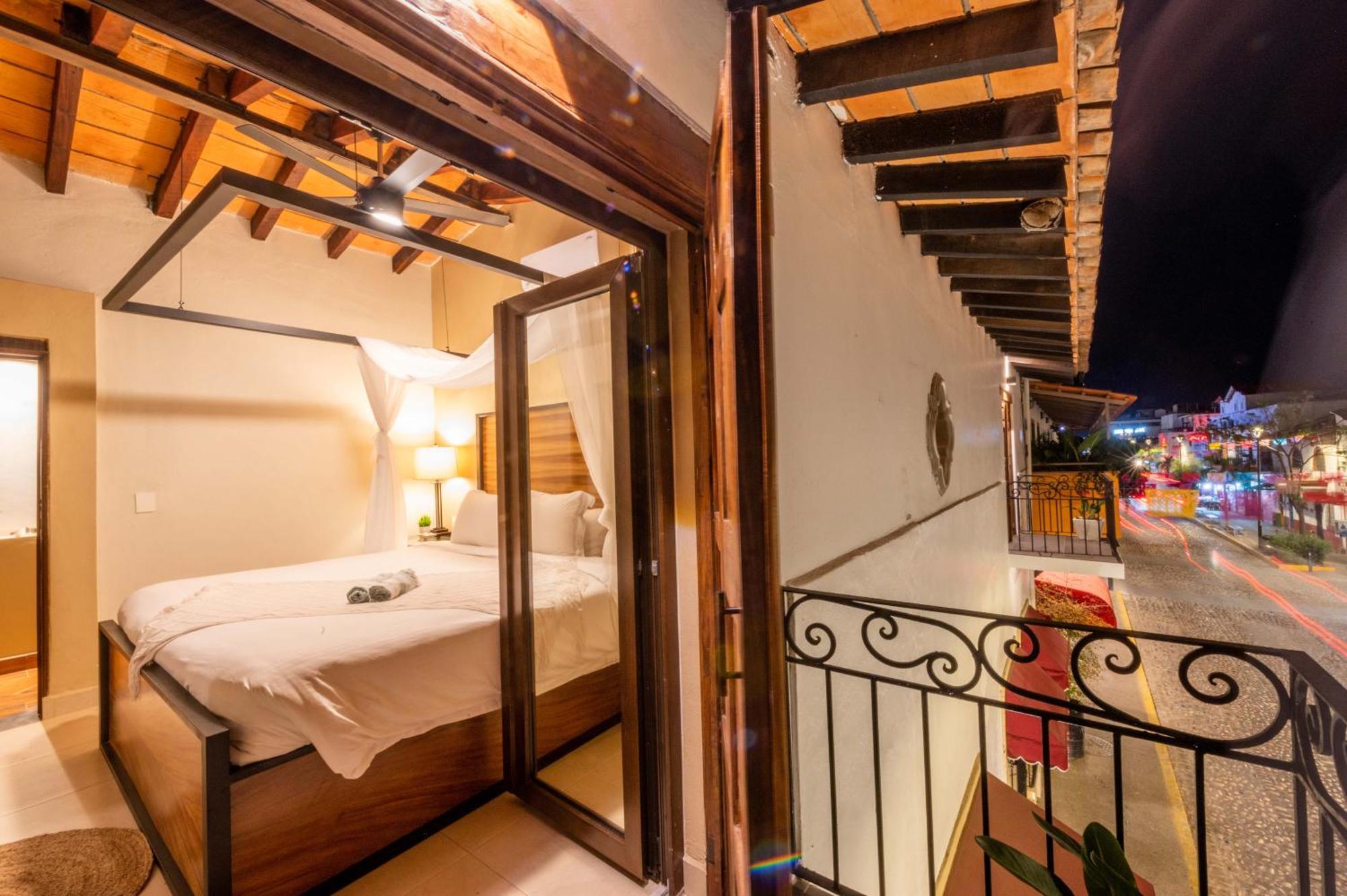 Casa Victoria Malecon - Adults Only Otel Puerto Vallarta Dış mekan fotoğraf
