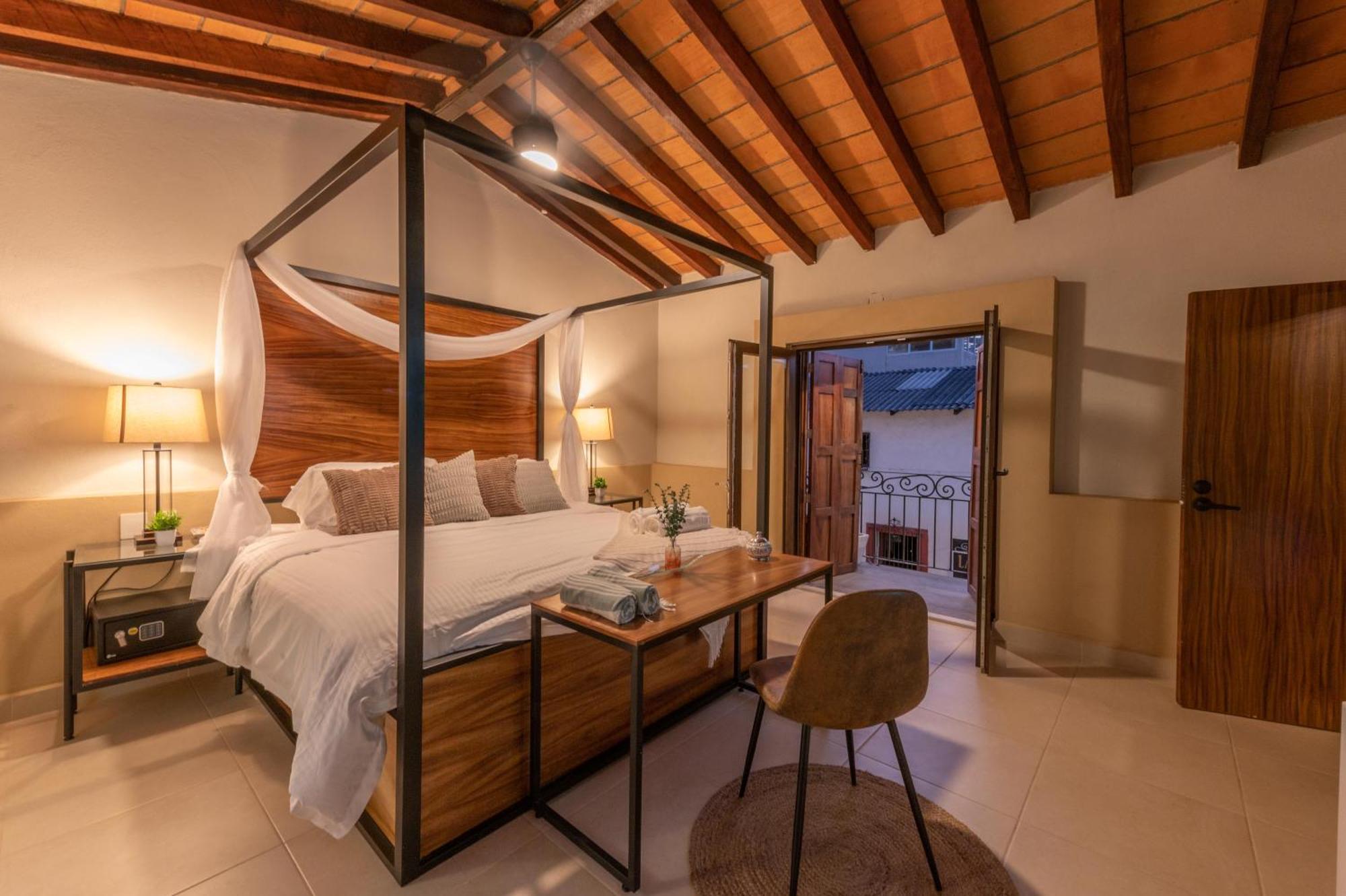 Casa Victoria Malecon - Adults Only Otel Puerto Vallarta Dış mekan fotoğraf