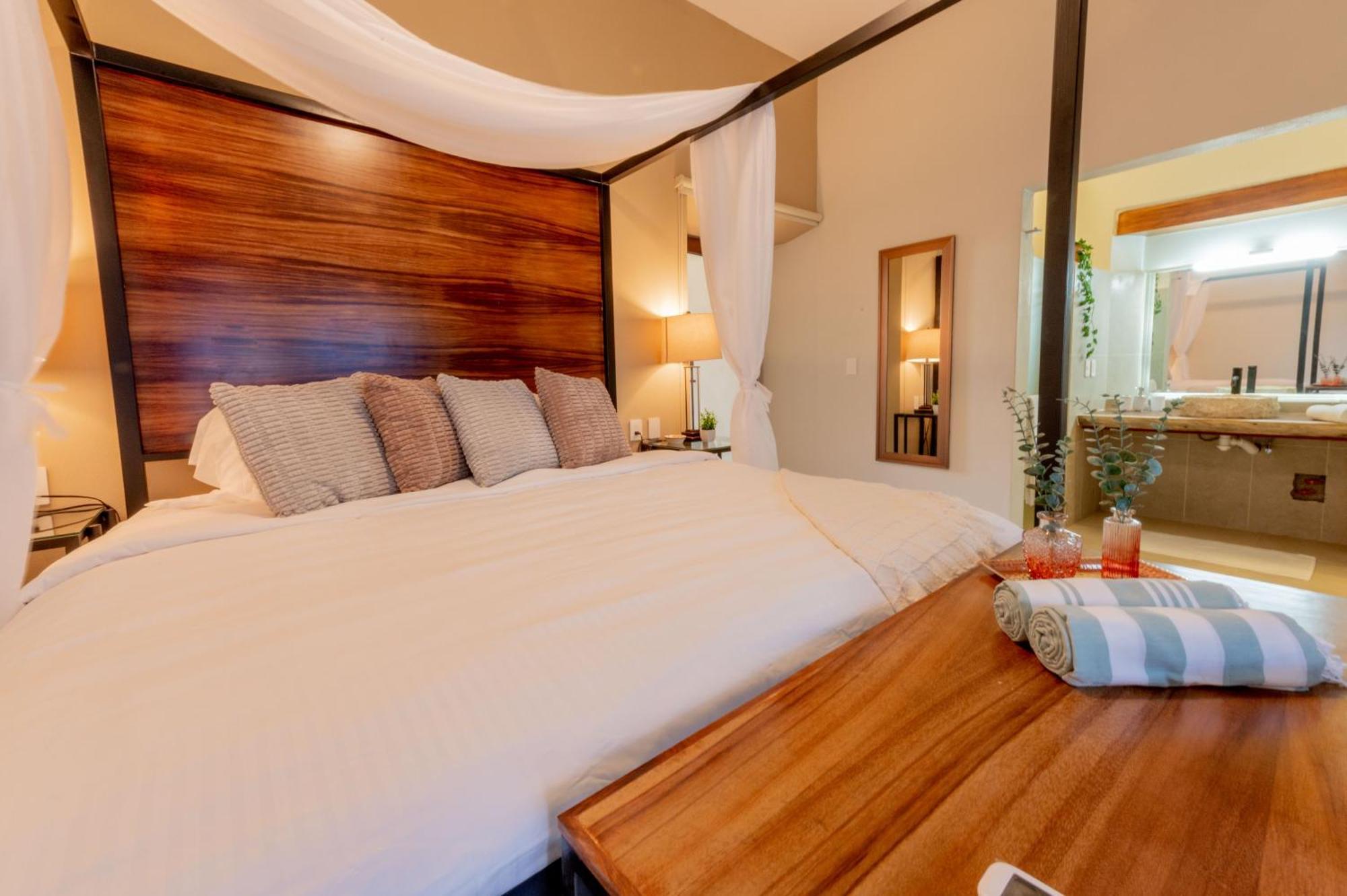 Casa Victoria Malecon - Adults Only Otel Puerto Vallarta Dış mekan fotoğraf