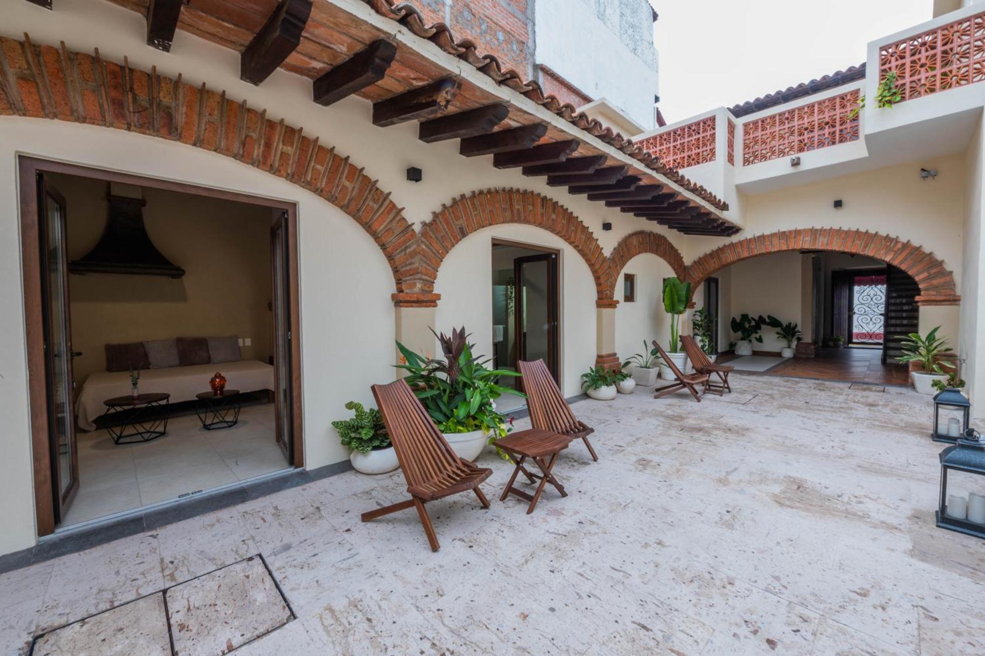 Casa Victoria Malecon - Adults Only Otel Puerto Vallarta Dış mekan fotoğraf
